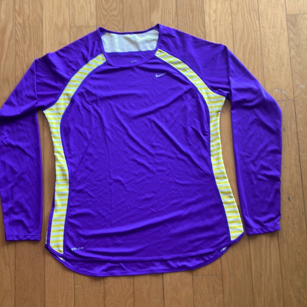 Nike dry-fit long sleeve running shirt.size L